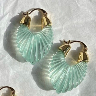 Créoles coquillage résine turquoise avec finition or