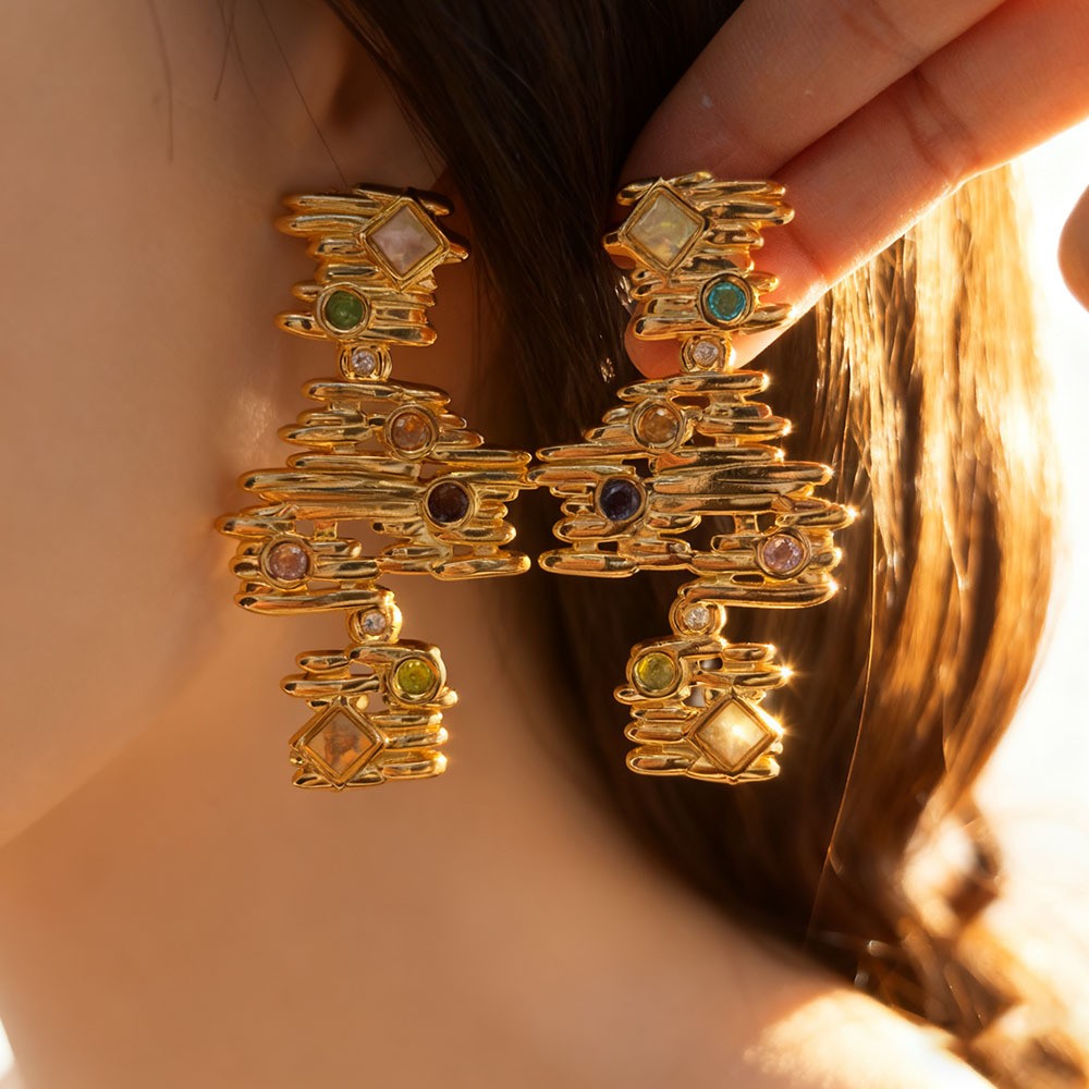 Boucles d'oreilles empilables pierres portées vue de profil