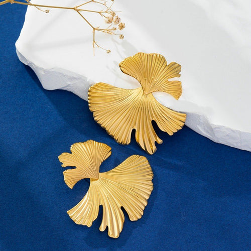 Boucles d'oreilles feuille ginkgo finition or design nature